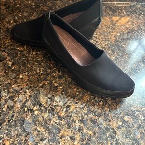 Clark’s Women’s Everyday Active Air U.S. size 8-Black